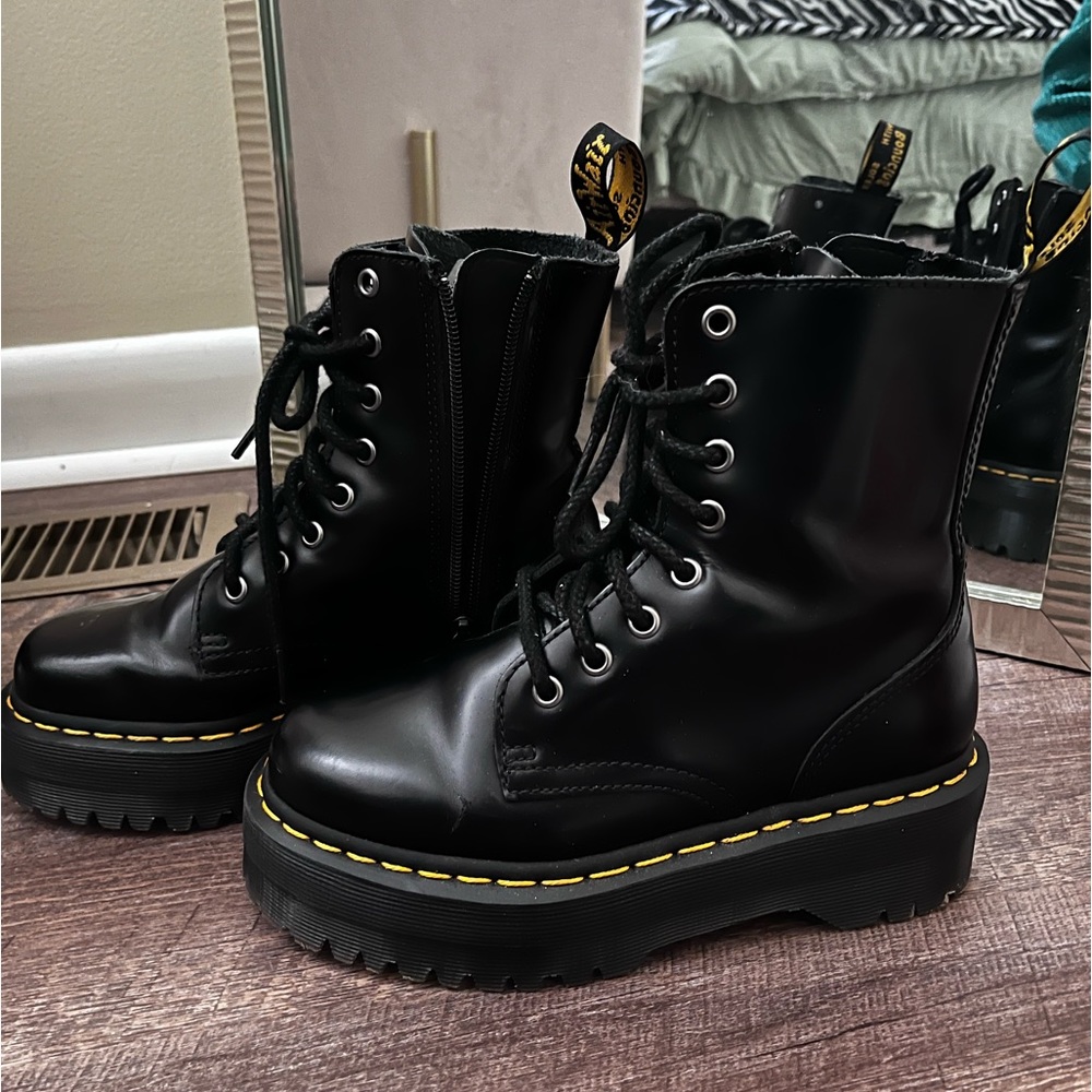 Dr. Martens Jadon platform